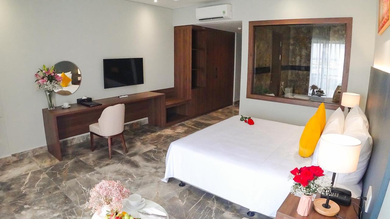 Phu Thang Grand Hotel Duc Hoa Eksteriør billede