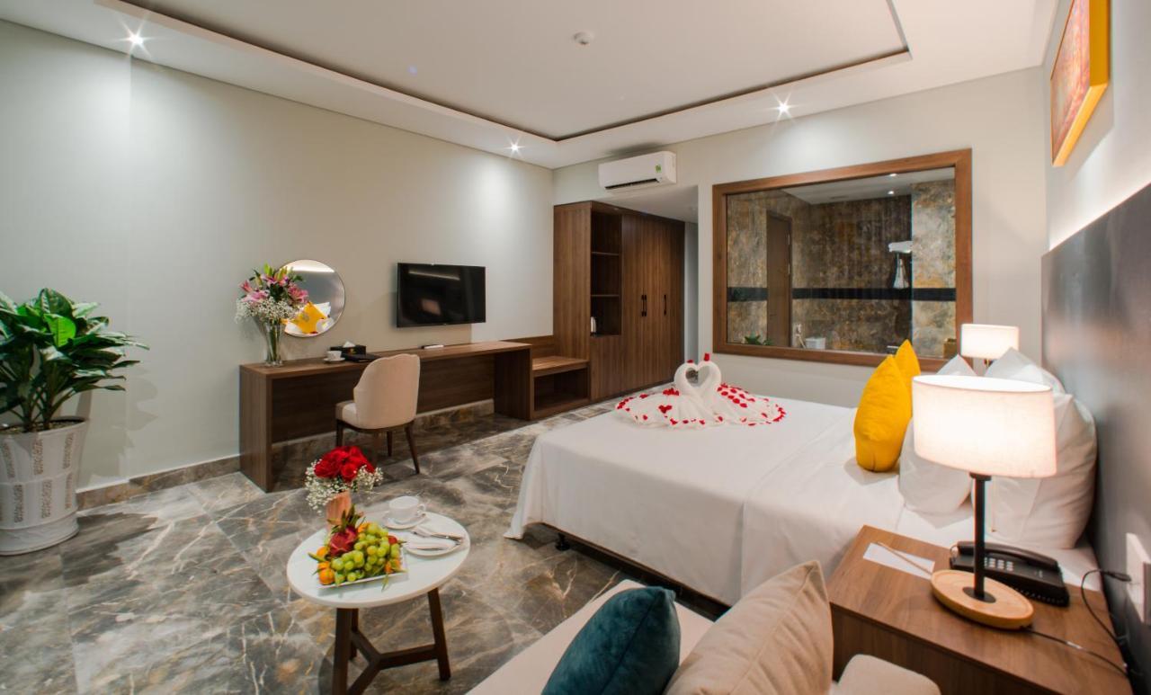 Phu Thang Grand Hotel Duc Hoa Eksteriør billede